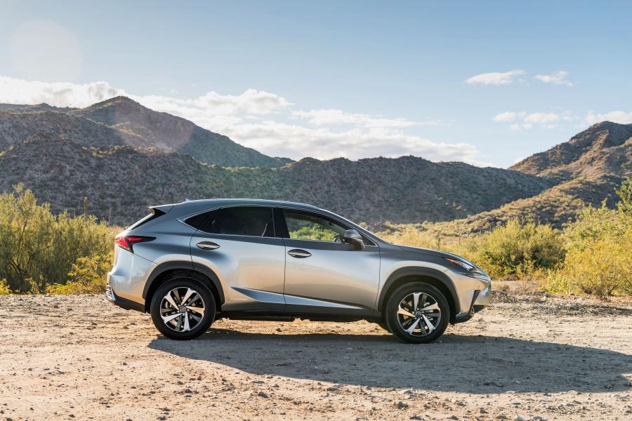  Lexus NX300h 2017 года  (NA) (фото 20 из 28)